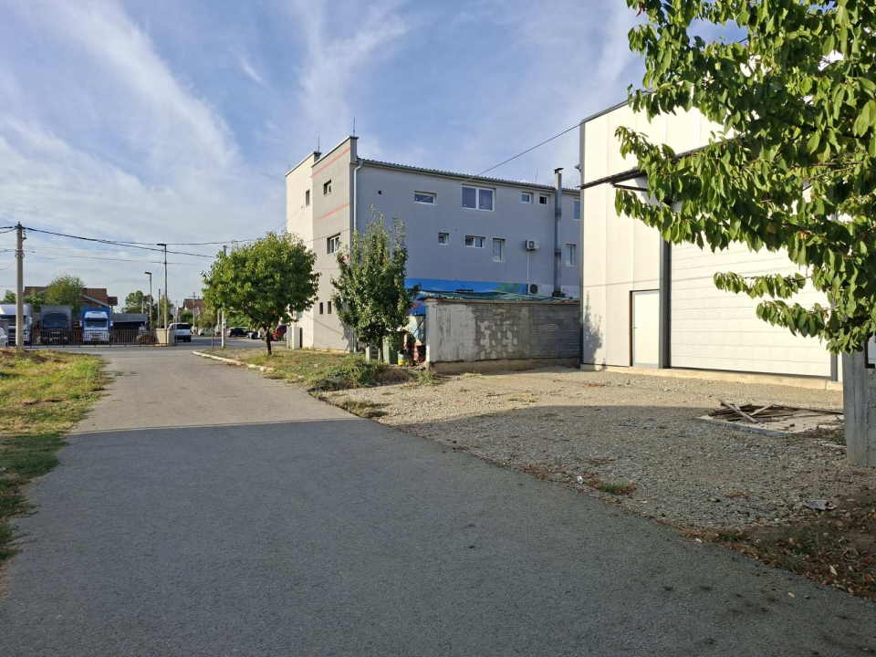 IZDAJE SE HALA – POSLOVNI PROSTOR MAGACIN Centar naselja Busije – opština Zemun
