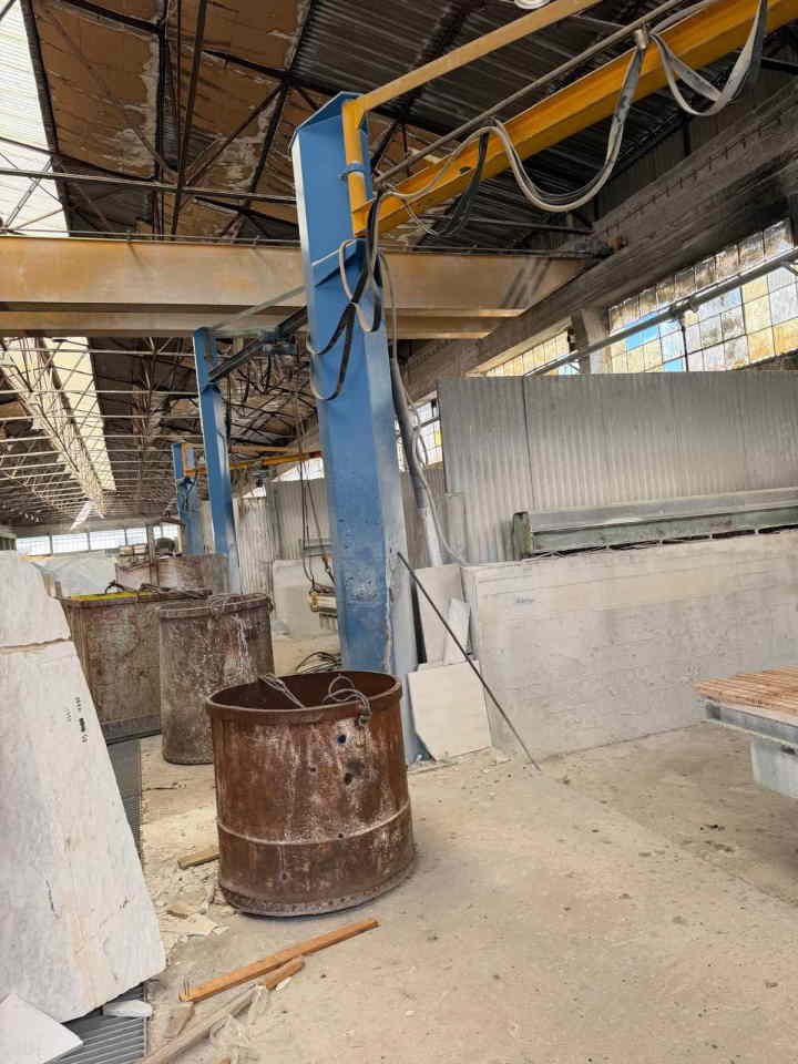 Akcija Prodajem 4 freze za kamen, liniju za obradu pločica, 2 CNC