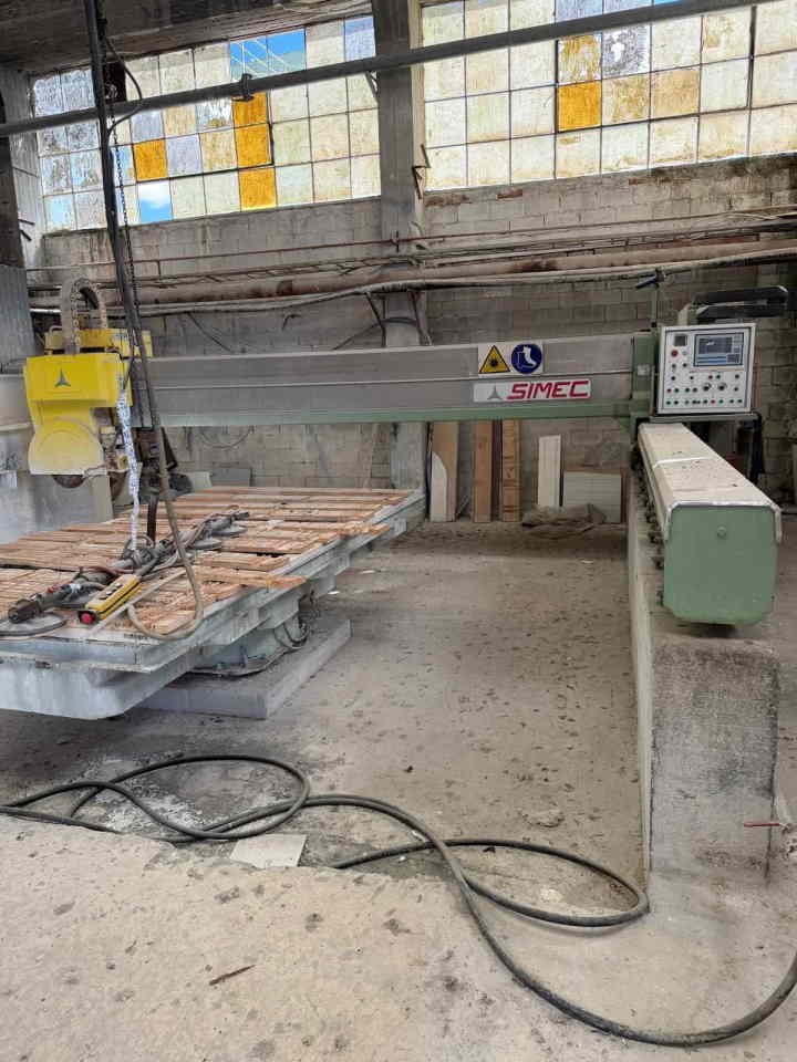 Akcija Prodajem 4 freze za kamen, liniju za obradu pločica, 2 CNC