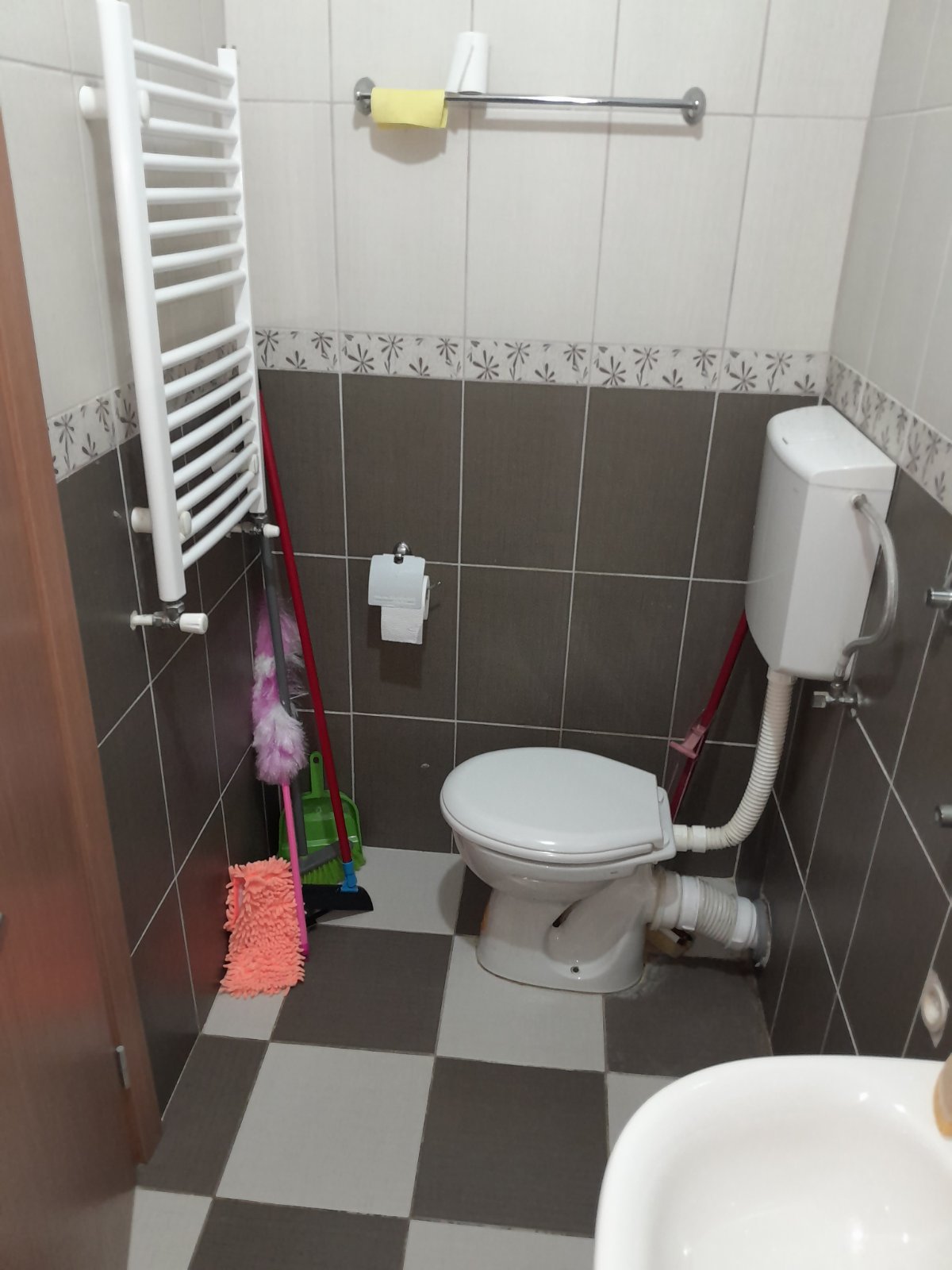 НА ПРОДАЈУ – НАМЕШТЕНА ГАРСОЊЕРА 20 m² – БУБАЊ, КРАГУЈЕВАЦ
