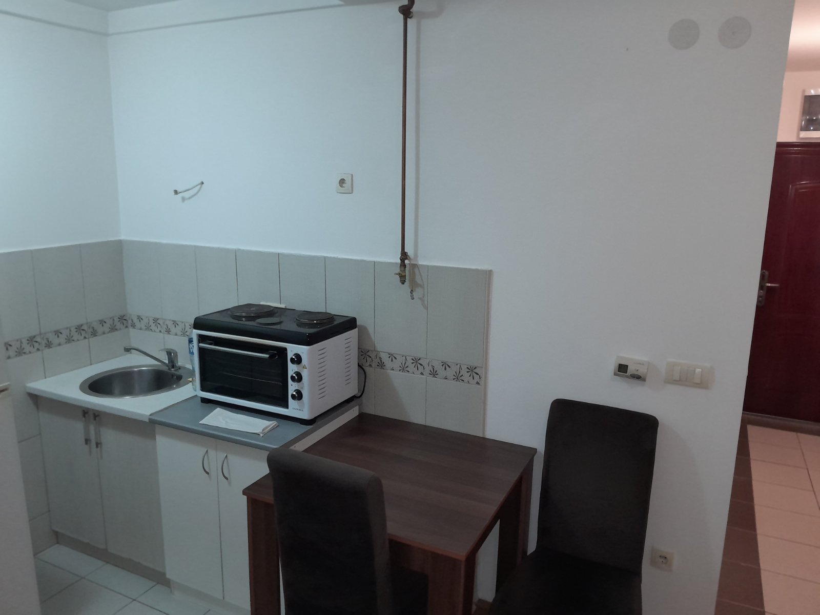 НА ПРОДАЈУ – НАМЕШТЕНА ГАРСОЊЕРА 20 m² – БУБАЊ, КРАГУЈЕВАЦ