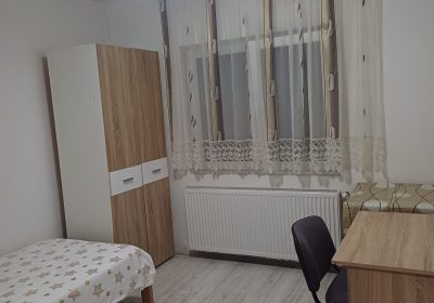 1000021761