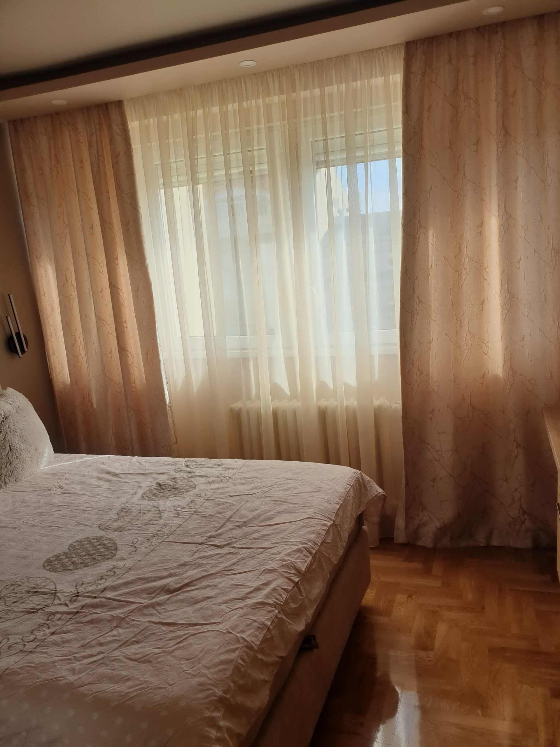 Izdaje se lux stan u ul. Kneza Milosa