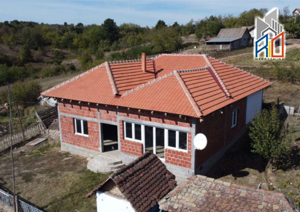 H I T N A P R O D A J A ! Useljiva kuća u Pambukovici kod Uba